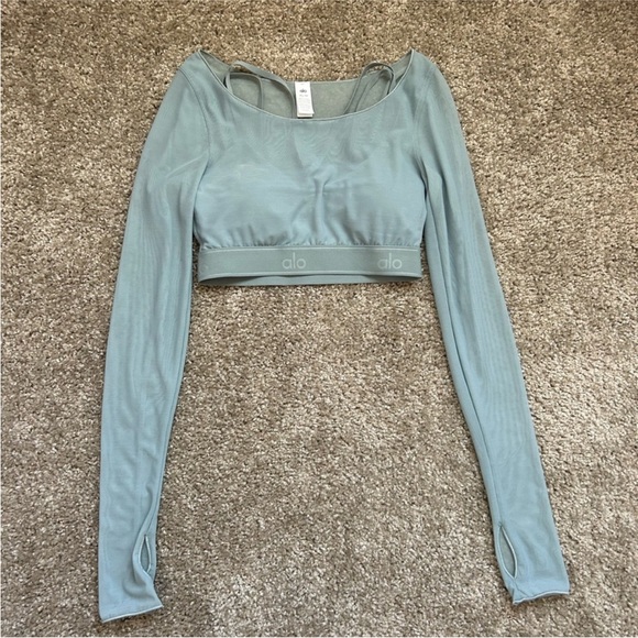 ALO Yoga Women's Light Blue Long Sleeve Crop Top - Picture 3 of 5